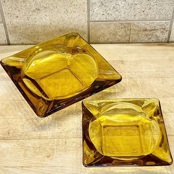 Other - 👵🏻~~~SOLD☀️~~~Vintage 1970s Hotel square ashtrays in amber glass set of 2.